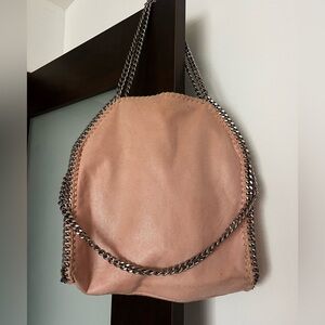 Elegant Chain-Trimmed Shoulder Bag
